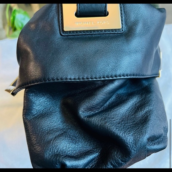 Black and Gold Michael Kors Purse - Picture 6 of 9